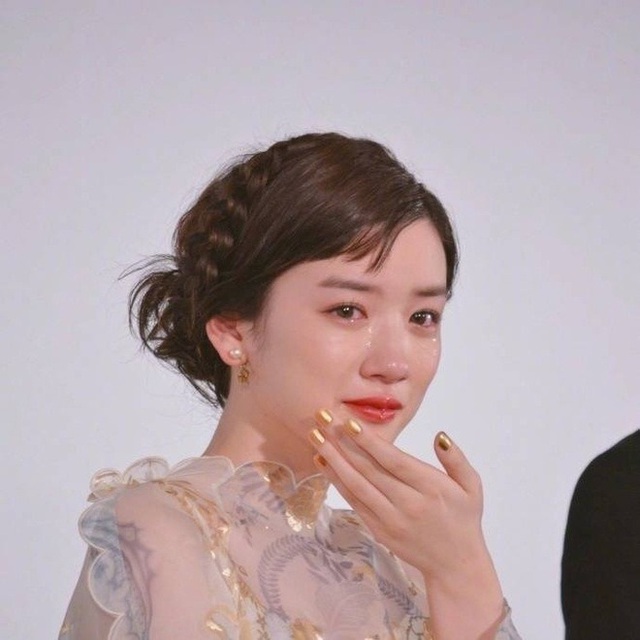 "Tiên nữ khóc nhè" đẹp nhất Nhật Bản: Cứ rơi lệ là bùng nổ visual, trở thành tội đồ vì 1 lời nguyền- Ảnh 7.