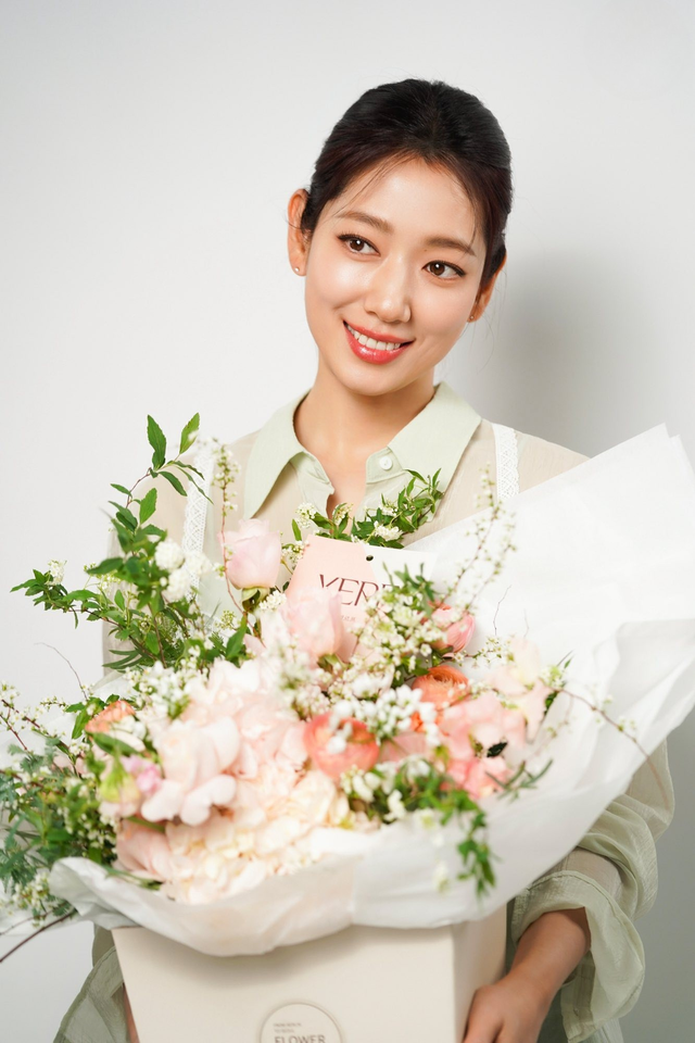 Khi người yêu cũ Lee Min Ho hoá Jennie: Khoe vòng eo của “mẹ một con” khiến dân mạng trầm trồ- Ảnh 9. Khi người yêu cũ Lee Min Ho hoá Jennie: Khoe vòng eo của “mẹ một con” khiến dân mạng trầm trồ- Ảnh 9.