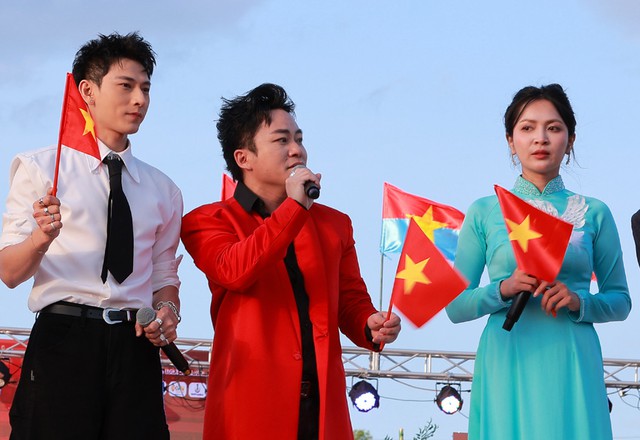 Nguyễn Duyên Quỳnh đang làm gì giữa những bình luận liên quan đến Võ Hạ Trâm?- Ảnh 1. Nguyễn Duyên Quỳnh đang làm gì giữa những bình luận liên quan đến Võ Hạ Trâm?- Ảnh 1.