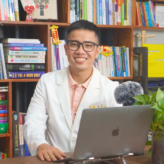 Lần đầu thử chân gà của Ăn Cùng Bà Tuyết khiến cô gái khiếp sợ: Thịt mốc trắng, xương có màu xanh?!- Ảnh 10. Lần đầu thử chân gà của Ăn Cùng Bà Tuyết khiến cô gái khiếp sợ: Thịt mốc trắng, xương có màu xanh?!- Ảnh 10.