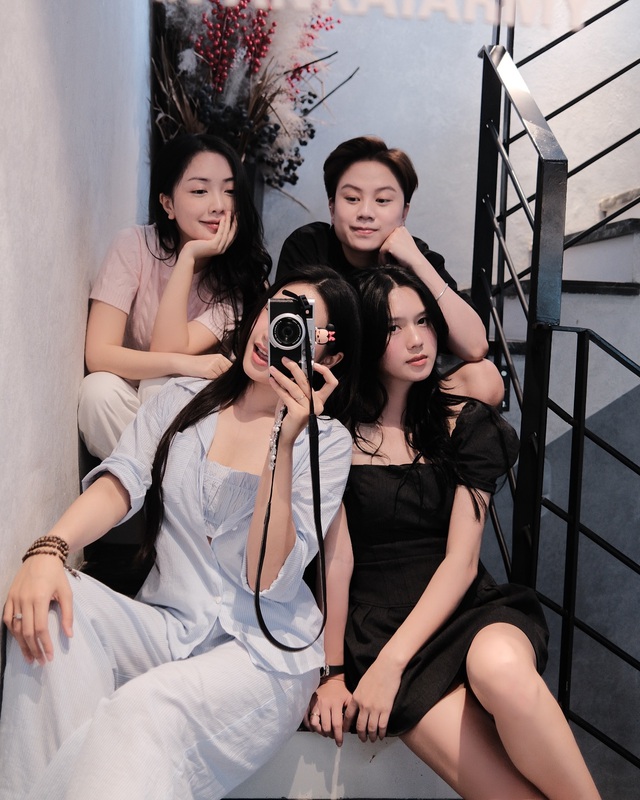 Bữa tiệc visual: Doãn Hải My khí chất "tiểu thư thành thị", đọ sắc 2 hot mom nhan sắc đỉnh nhất nhì làng bóng đá- Ảnh 11.