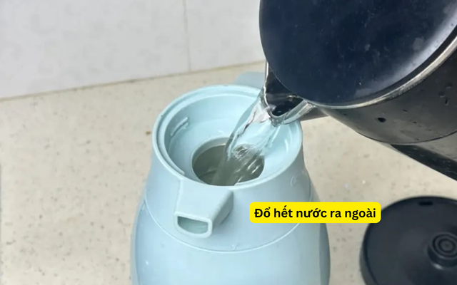 SAI LẦM dùng ấm siêu tốc vừa đốt tiền điện vừa tự rước hoạ vào thân- Ảnh 4. SAI LẦM dùng ấm siêu tốc vừa đốt tiền điện vừa tự rước hoạ vào thân- Ảnh 4.