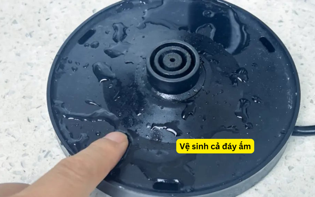 SAI LẦM dùng ấm siêu tốc vừa đốt tiền điện vừa tự rước hoạ vào thân- Ảnh 5. SAI LẦM dùng ấm siêu tốc vừa đốt tiền điện vừa tự rước hoạ vào thân- Ảnh 5.
