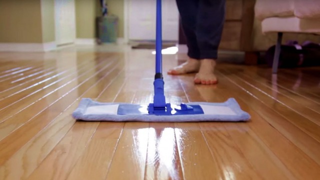 Cắt 3 lát chanh vào nước sạch rồi bôi quanh nhà, bạn sẽ cảm ơn tôi khi học được mẹo "thần kỳ" này- Ảnh 3.