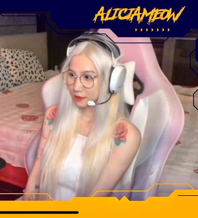 Nữ streamer cá tính, từng bị khán giả quay lưng bởi lùm xùm đời tư, bất ngờ đăng đàn tâm thư "comeback"- Ảnh 2. Nữ streamer cá tính, từng bị khán giả quay lưng bởi lùm xùm đời tư, bất ngờ đăng đàn tâm thư "comeback"- Ảnh 2.