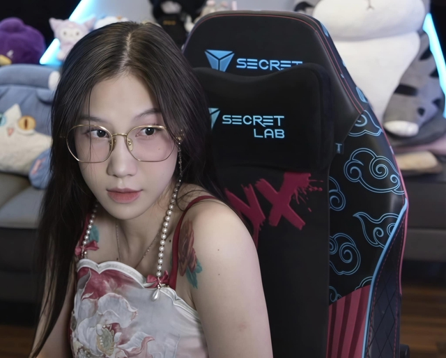Nữ streamer cá tính, từng bị khán giả quay lưng bởi lùm xùm đời tư, bất ngờ đăng đàn tâm thư "comeback"- Ảnh 9. Nữ streamer cá tính, từng bị khán giả quay lưng bởi lùm xùm đời tư, bất ngờ đăng đàn tâm thư "comeback"- Ảnh 9.