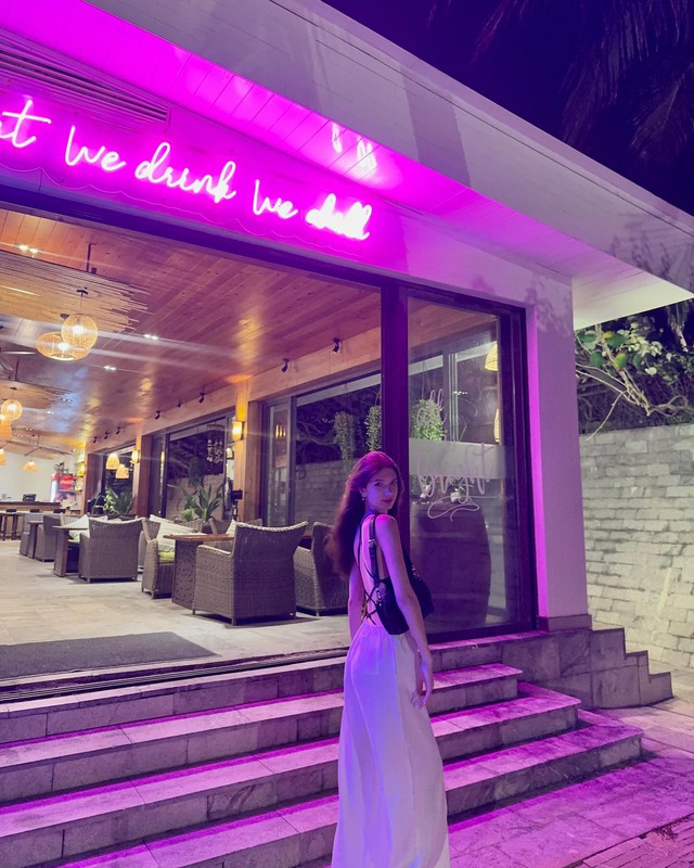 Em gái Tây của Đặng Văn Lâm bùng nổ visual tuổi 18, khí chất mỹ nữ sang chảnh, chân dài nuột nà đẹp hút hồn- Ảnh 2. Em gái Tây của Đặng Văn Lâm bùng nổ visual tuổi 18, khí chất mỹ nữ sang chảnh, chân dài nuột nà đẹp hút hồn- Ảnh 2.