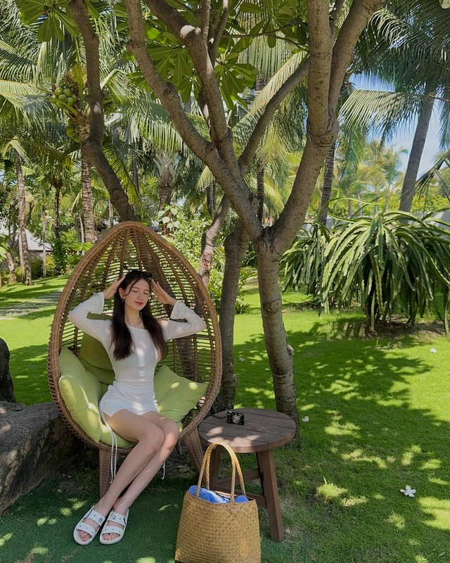 Em gái Tây của Đặng Văn Lâm bùng nổ visual tuổi 18, khí chất mỹ nữ sang chảnh, chân dài nuột nà đẹp hút hồn- Ảnh 3. Em gái Tây của Đặng Văn Lâm bùng nổ visual tuổi 18, khí chất mỹ nữ sang chảnh, chân dài nuột nà đẹp hút hồn- Ảnh 3.