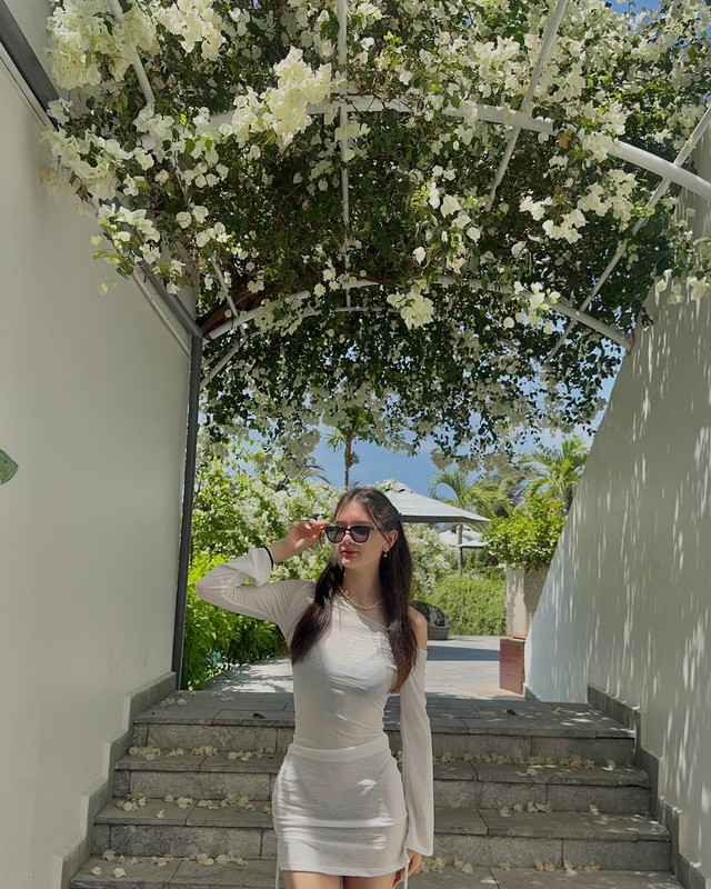 Em gái Tây của Đặng Văn Lâm bùng nổ visual tuổi 18, khí chất mỹ nữ sang chảnh, chân dài nuột nà đẹp hút hồn- Ảnh 4. Em gái Tây của Đặng Văn Lâm bùng nổ visual tuổi 18, khí chất mỹ nữ sang chảnh, chân dài nuột nà đẹp hút hồn- Ảnh 4.