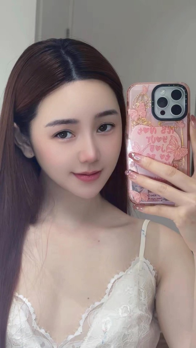 Hot girl sân pickleball diện áo ngủ hờ hững, đăng "tus" hờn dỗi hút view- Ảnh 4.