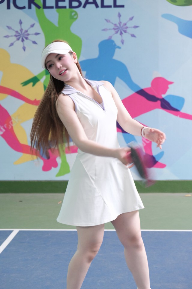 Hot girl sân pickleball diện áo ngủ hờ hững, đăng "tus" hờn dỗi hút view- Ảnh 3.