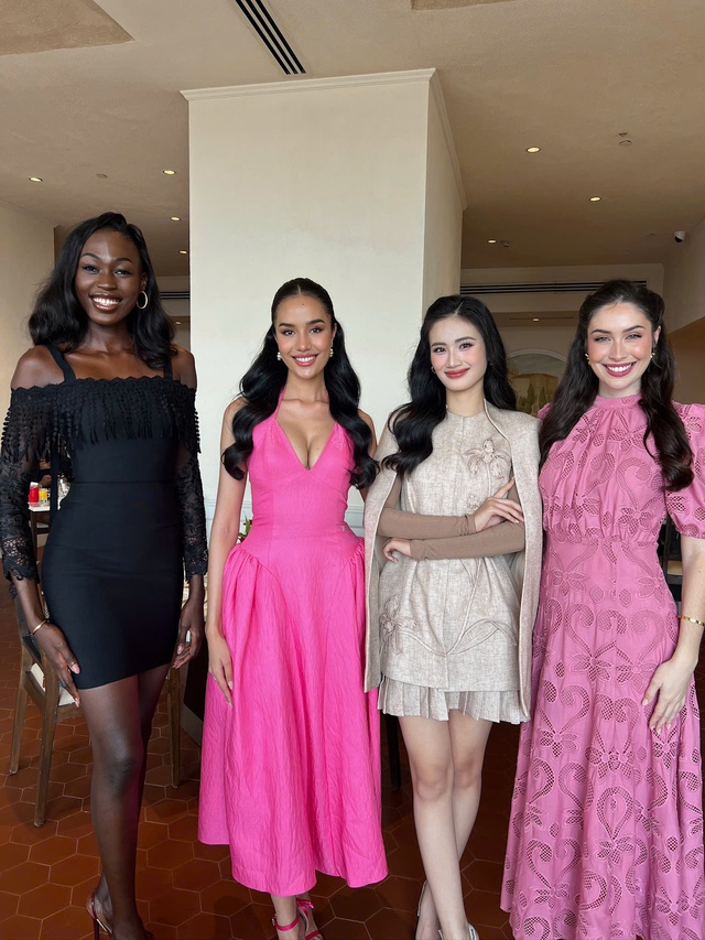 Hoa hậu Ý Nhi mặc trang phục gây "tức mắt", đọ sắc ra sao với ứng viên số 1 Miss World mà bùng tranh cãi?- Ảnh 3.
