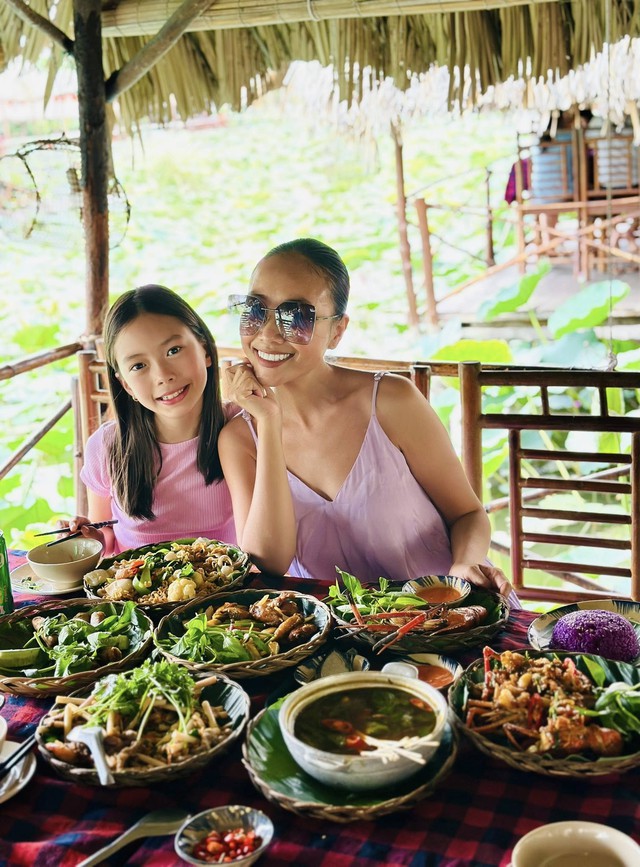 Con gái Đoan Trang chia sẻ chuyện không được ÔM một người, loạt sao Việt vào khen "cưng xỉu trời ơi"- Ảnh 1.