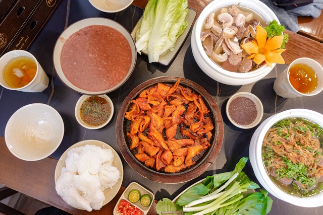 Đi ăn thử Lòng Chát sau drama: Không có lòng se điếu, liệu các món có ngon và giá có "chát" như lời đồn?- Ảnh 1.