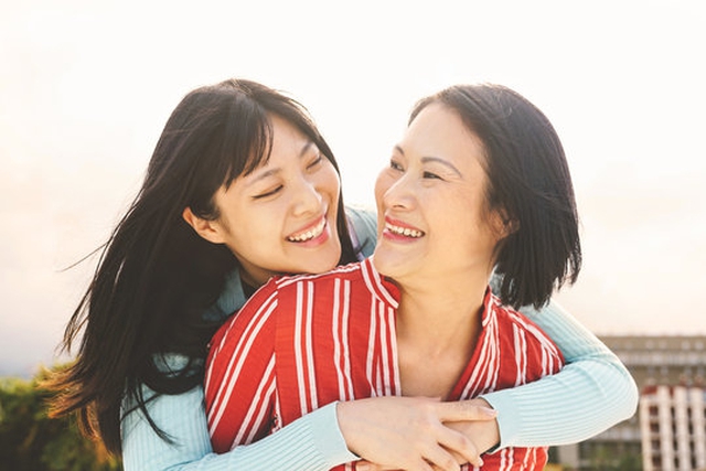 Trước khi con lập gia đình, cha mẹ khôn ngoan sẽ hỏi 2 điều: Cuộc sống hôn nhân của con được an toàn, yên ấm- Ảnh 1.