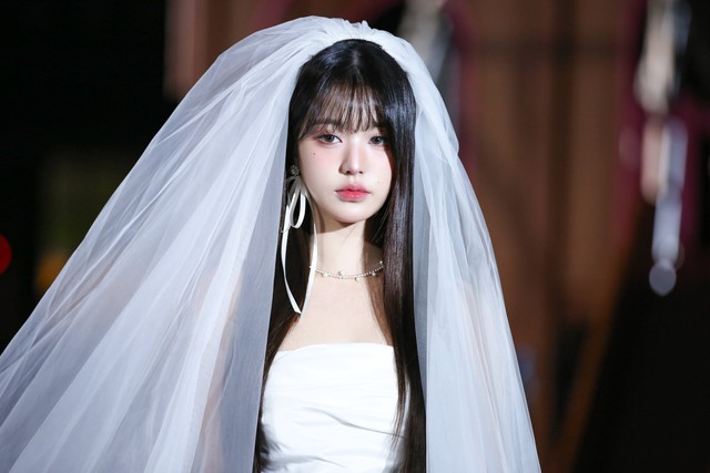 Tuổi 20 của “công chúa Kpop”: Trẻ đẹp giàu, từ bé đã làm center, sự nghiệp lên như diều gặp gió- Ảnh 13.