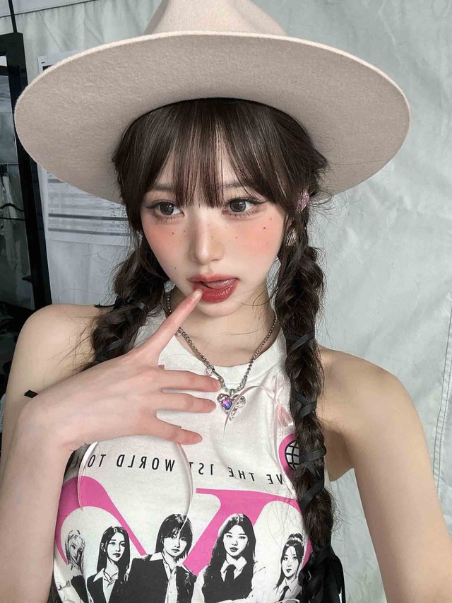 Tuổi 20 của “công chúa Kpop”: Trẻ đẹp giàu, từ bé đã làm center, sự nghiệp lên như diều gặp gió- Ảnh 16.