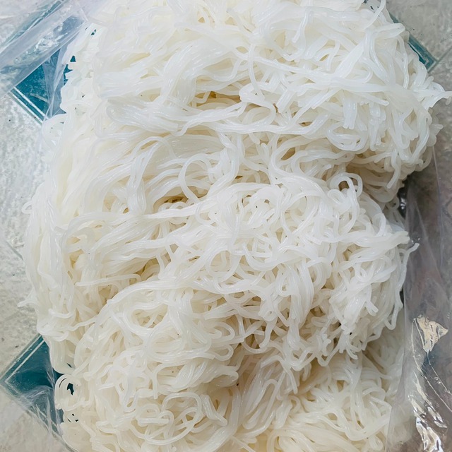 "Cậy răng" người bán bún cũng không thừa nhận bún chứa hàn the, bạn thử cách này 5 giây là biết sự thật- Ảnh 1.