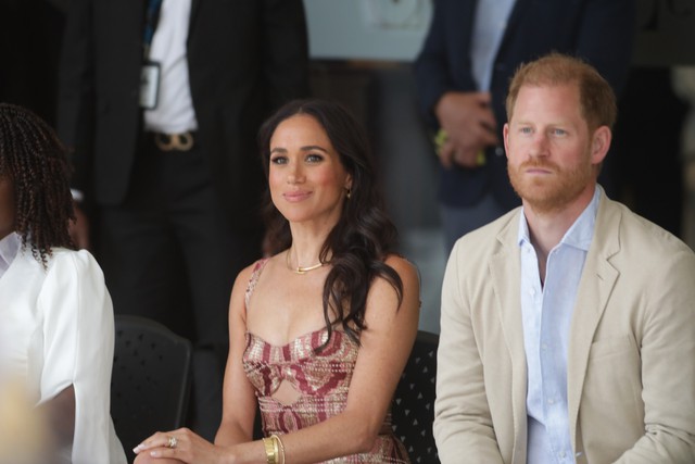 Căng đét: Vợ chồng con cả nhà Beckham thuê luật sư của Harry-Meghan, khơi mào cuộc chiến pháp lý nhắm vào bố mẹ?- Ảnh 2. Căng đét: Vợ chồng con cả nhà Beckham thuê luật sư của Harry-Meghan, khơi mào cuộc chiến pháp lý nhắm vào bố mẹ?- Ảnh 2.