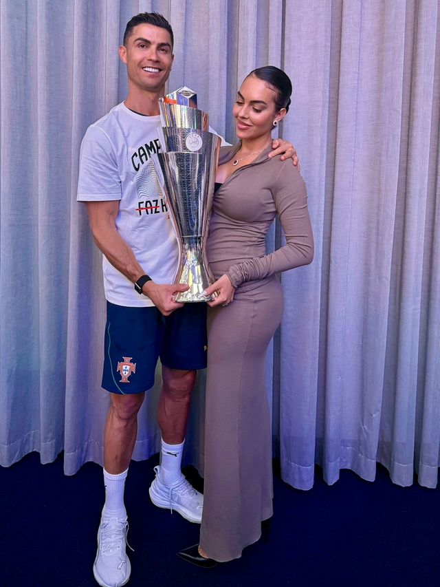 Vì sao Ronaldo vẫn chưa chịu cưới Georgina?- Ảnh 1.
