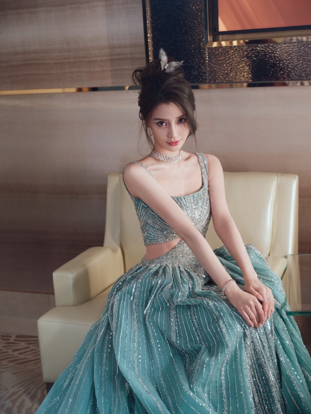 Nóng nhất MXH Weibo: Angelababy vào khách sạn với người mẫu nam trẻ tuổi sau khi "quẩy" ở concert của G-Dragon?- Ảnh 3.