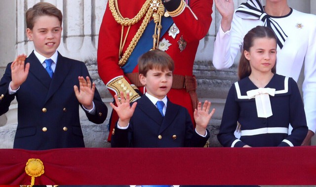 Hoàng tử Louis sắp tái xuất: Cậu út hoàng gia chuẩn bị "gây sốt" tại Trooping the Colour 2025- Ảnh 2.