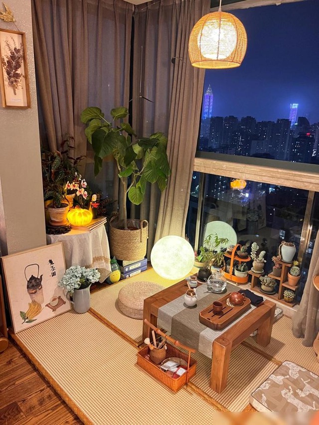 Người phụ nữ biến ban công rộng 4 mét vuông thành phòng trà có view đẹp điên, cảm giác chữa lành quá mạnh mẽ- Ảnh 4.