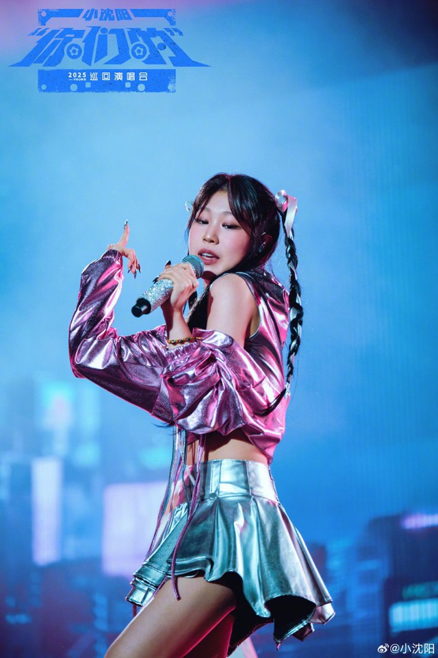 Màn lột xác ngỡ ngàng không tin nổi của "ái nữ" từng bị bạo lực mạng suốt tuổi thơ vì ngoại hình xấu xí- Ảnh 8.