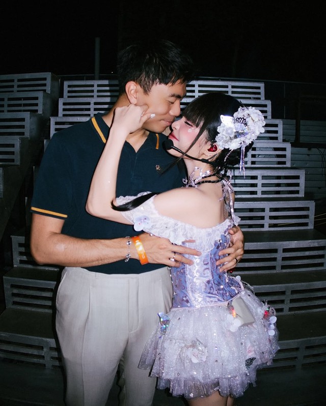 Ca nương Kiều Anh thắng đời 1-0, nhìn cách chồng cưng, chồng chiều mà muốn "xin vía" ngay và luôn!- Ảnh 9. Ca nương Kiều Anh thắng đời 1-0, nhìn cách chồng cưng, chồng chiều mà muốn "xin vía" ngay và luôn!- Ảnh 9.