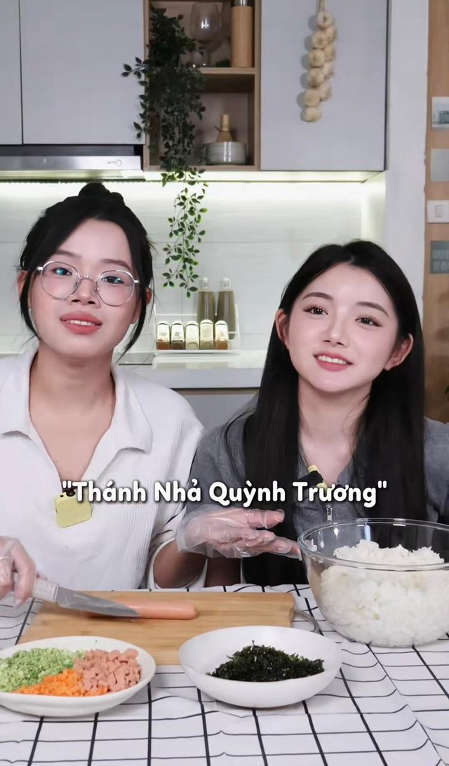 Biểu cảm gây chú ý của "tiên nữ mukbang" trước tin đồn ăn không nuốt- Ảnh 5. Biểu cảm gây chú ý của "tiên nữ mukbang" trước tin đồn ăn không nuốt- Ảnh 5.