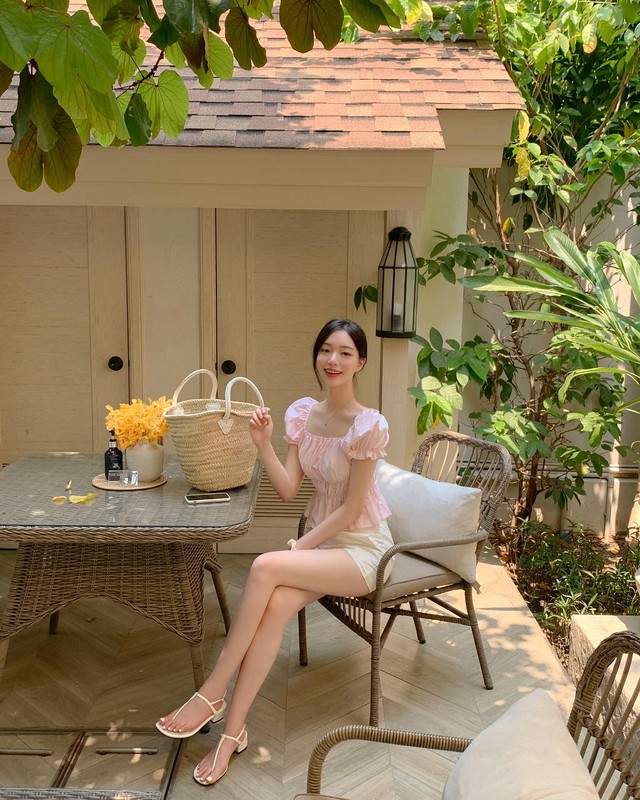10 set đồ đi du lịch cực kỳ thoải mái mà vẫn đẹp lung linh- Ảnh 5.