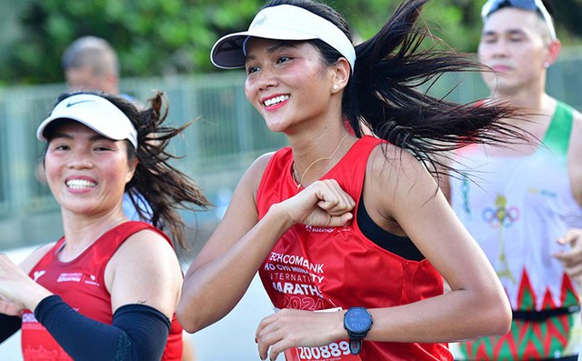 H'Hen Niê gây sốc với body ngọc trai đen đẹp ngỡ ngàng trước khi bầu, tập những gì mà vóc dáng siêu thực đến vậy?- Ảnh 2.