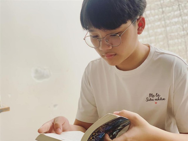 "Tê Giác" của Bố Ơi Mình Đi Đâu Thế: Từ nhóc tì cứng đầu đến học bá tuổi teen đạt 6 học bổng quốc tế- Ảnh 7. "Tê Giác" của Bố Ơi Mình Đi Đâu Thế: Từ nhóc tì cứng đầu đến học bá tuổi teen đạt 6 học bổng quốc tế- Ảnh 7.