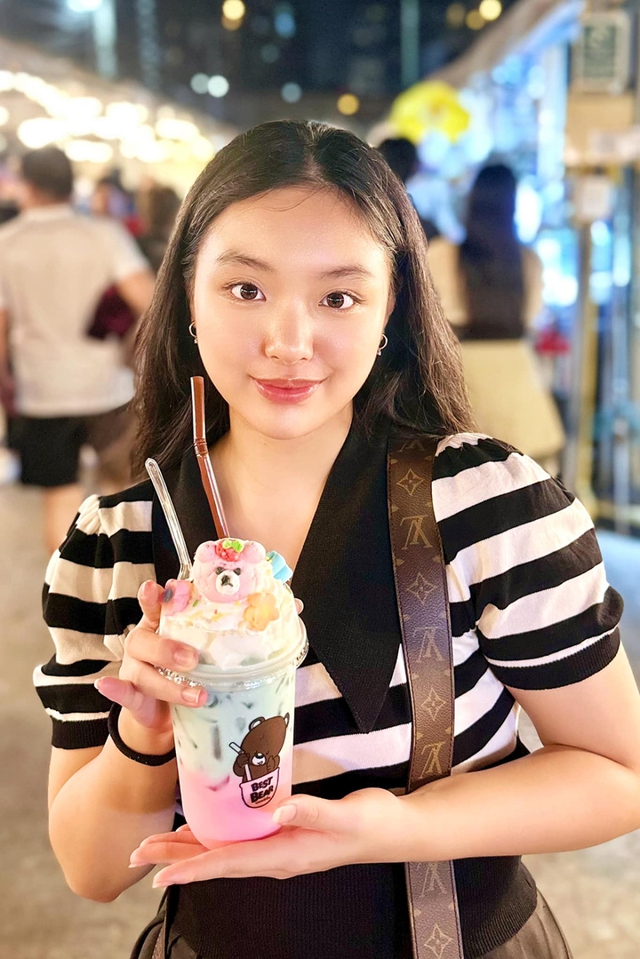 Suti của Bố Ơi Mình Đi Đâu Thế sau 10 năm: Nhan sắc tuổi 16 rực rỡ như Hoa hậu nhí- Ảnh 7.