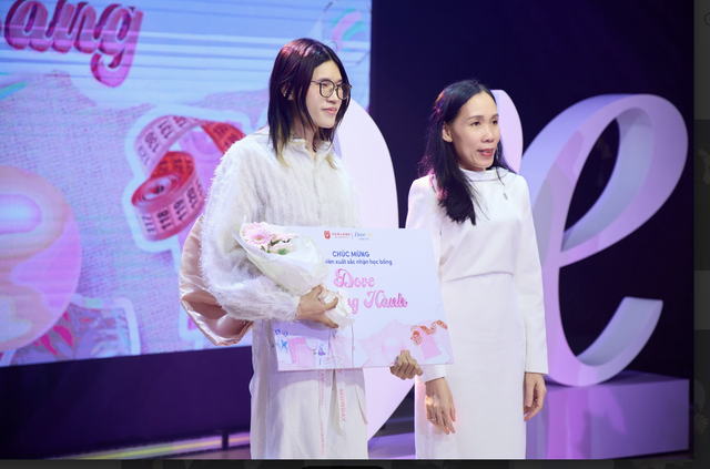 “Chị đẹp” Phạm Quỳnh Anh cuốn hút với visual baby ngọt ngào tại  “Gánh” fashion show- Ảnh 17.