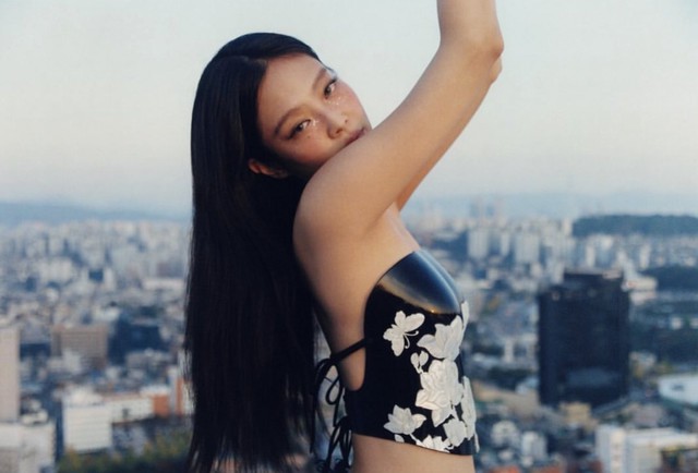 Top 1 solo nữ Kbiz: Rosé hay Jennie đều không thể “chung mâm” với ngôi sao 32 tuổi này?- Ảnh 6. Top 1 solo nữ Kbiz: Rosé hay Jennie đều không thể “chung mâm” với ngôi sao 32 tuổi này?- Ảnh 6.