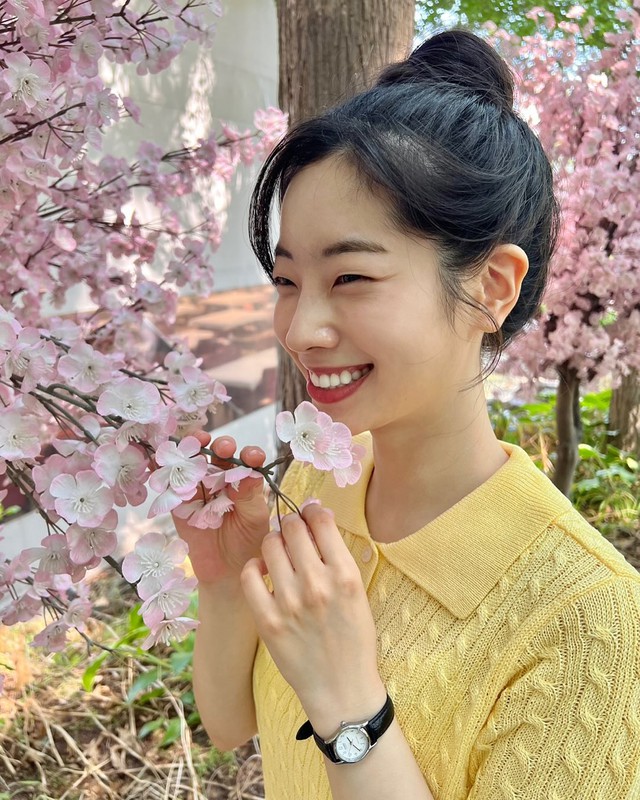 Gen Z chọn gì khi làm đẹp: Niềng răng, cắt mí, làm mũi dẫn đầu xu hướng- Ảnh 1.