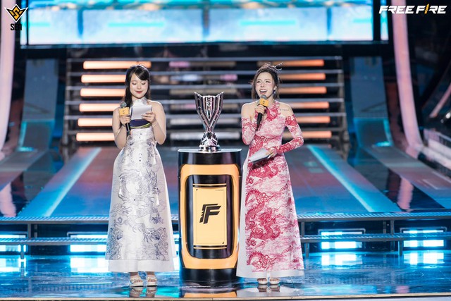 Fan Free Fire gặp lại "nữ thần" Minh Anh, nhan sắc rạng rỡ, "lửa" Esports vẫn hừng hực- Ảnh 8. Fan Free Fire gặp lại "nữ thần" Minh Anh, nhan sắc rạng rỡ, "lửa" Esports vẫn hừng hực- Ảnh 8.