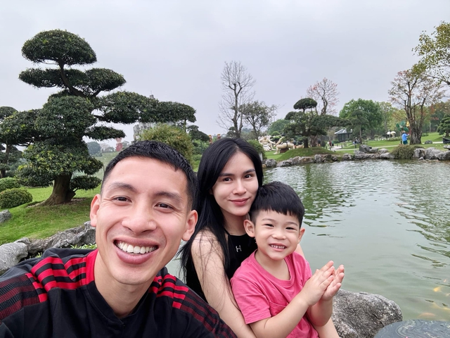 Cuộc sống viên mãn của tiền vệ nổi tiếng và hotgirl Tuyên Quang: Vừa xây biệt thự bạc tỉ nay lại có tin vui- Ảnh 3.