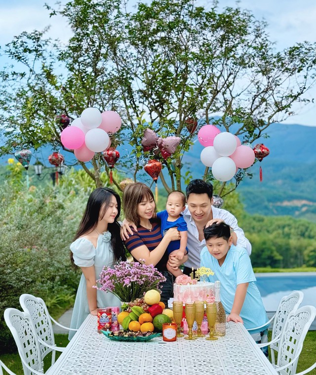 Biệt thự nghỉ dưỡng của nam diễn viên "giờ vàng VTV": Hoa giăng lối, view núi thơ mộng như resort 5 sao- Ảnh 2. Biệt thự nghỉ dưỡng của nam diễn viên "giờ vàng VTV": Hoa giăng lối, view núi thơ mộng như resort 5 sao- Ảnh 2.
