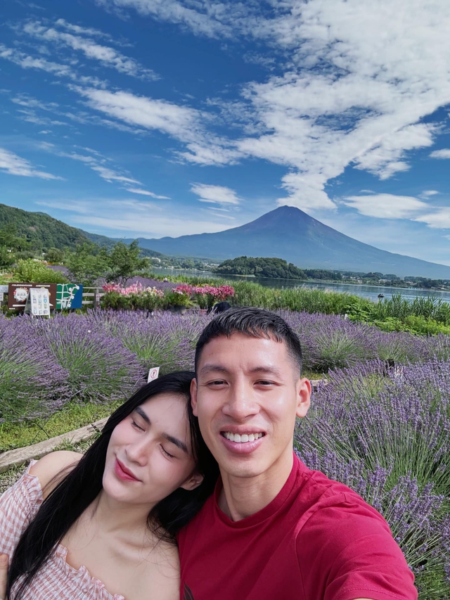 Cuộc sống viên mãn của tiền vệ nổi tiếng và hotgirl Tuyên Quang: Vừa xây biệt thự bạc tỉ nay lại có tin vui- Ảnh 4.