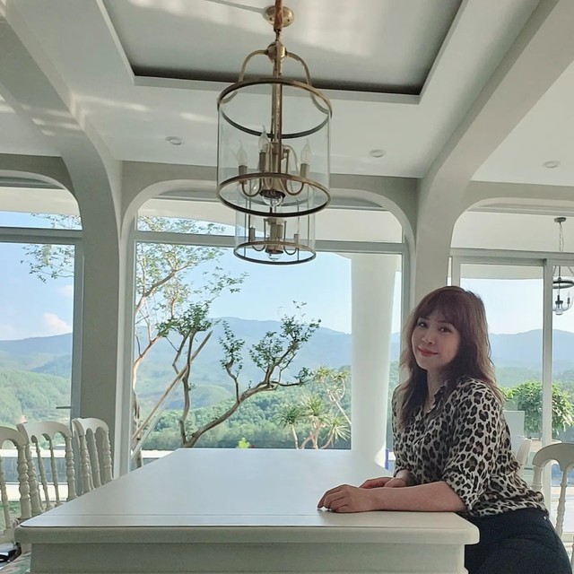 Biệt thự nghỉ dưỡng của nam diễn viên "giờ vàng VTV": Hoa giăng lối, view núi thơ mộng như resort 5 sao- Ảnh 12. Biệt thự nghỉ dưỡng của nam diễn viên "giờ vàng VTV": Hoa giăng lối, view núi thơ mộng như resort 5 sao- Ảnh 12.