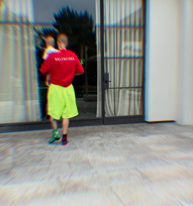 Justin Bieber trong Ngày của Cha đầu tiên: "Flex" vòng vàng gần 18 triệu tặng con trai, bất ngờ bị vợ mắng cực gắt?- Ảnh 7. Justin Bieber trong Ngày của Cha đầu tiên: "Flex" vòng vàng gần 18 triệu tặng con trai, bất ngờ bị vợ mắng cực gắt?- Ảnh 7.