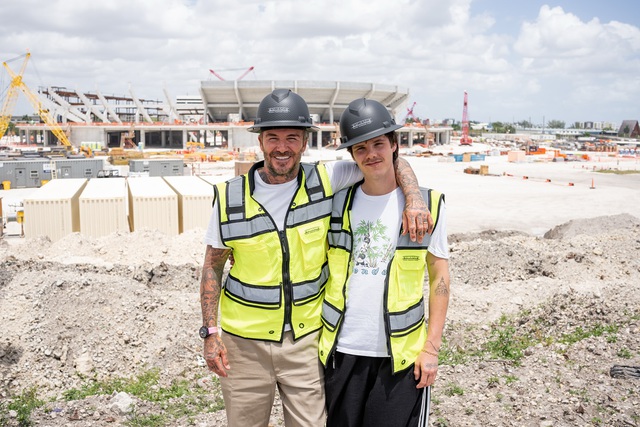Beckham khoe ảnh con trai 19 tuổi đẹp trai tựa nam thần, niềm an ủi giữa lúc con trai cả vô ơn- Ảnh 2.