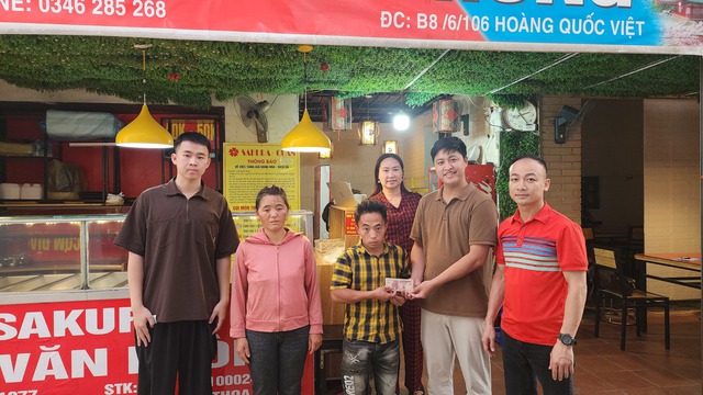 2 người bị "chặt chém" gần 5 triệu đồng từ chối nhận tiền ủng hộ, mong "những hoàn cảnh khó khăn khác được giúp đỡ"- Ảnh 1. 2 người bị "chặt chém" gần 5 triệu đồng từ chối nhận tiền ủng hộ, mong "những hoàn cảnh khó khăn khác được giúp đỡ"- Ảnh 1.