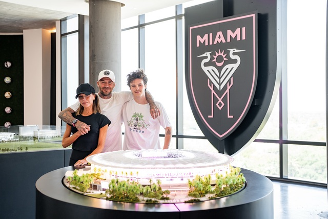 Beckham khoe ảnh con trai 19 tuổi đẹp trai tựa nam thần, niềm an ủi giữa lúc con trai cả vô ơn- Ảnh 1.