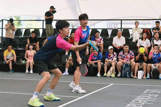 Lý Hoàng Nam so tài pickleball với sao trẻ Tống Nhật Minh vừa thắng VĐV top2 châu Á, khán giả "há hốc" với loạt skill- Ảnh 2.