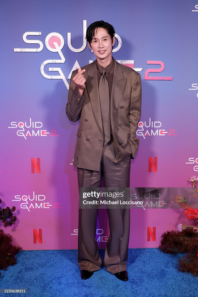 Dàn Squid Game đẹp đỉnh tại New York: Si Wan không thể chê, Lee Jung Jae - Lee Byung Hun chấp cả "hung thần"- Ảnh 8.