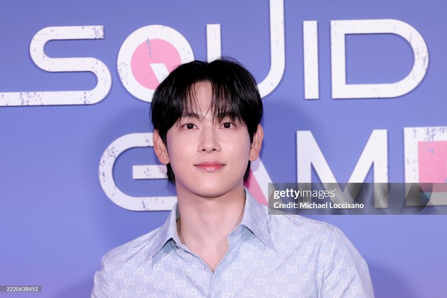 Dàn Squid Game đẹp đỉnh tại New York: Si Wan không thể chê, Lee Jung Jae - Lee Byung Hun chấp cả "hung thần"- Ảnh 6.
