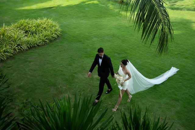 Người đẹp gây sốt với bóng lưng yêu kiều, body mỹ miều bên siêu xe: Hóa ra là nàng WAG sexy nhất làng bóng đá!- Ảnh 3.